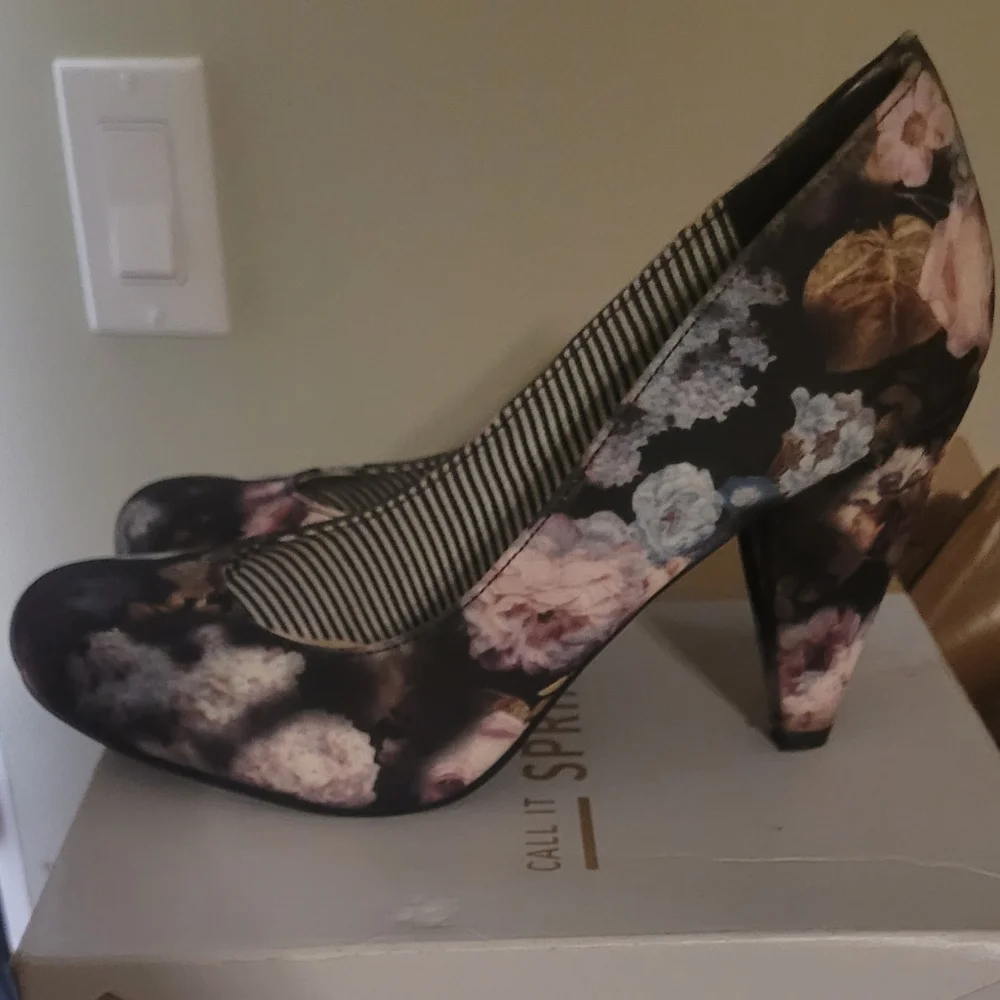 Spring shoes - Picture 2 of 3